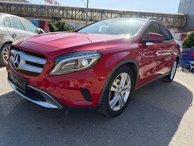 Gebraucht Mercedes GLA200 StreetStyle 156 PS (114 kW) 2015 Rot SUV