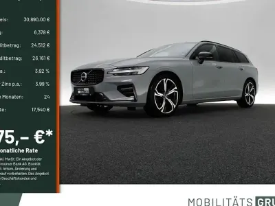 Używany Volvo V60 Plus 197 KM (144 kW) 2023 Szary Kombi