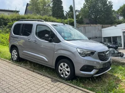 Gebraucht Opel Combo Life Ultimate 131 PS (96 kW) 2023 Grau Van / Kleinbus