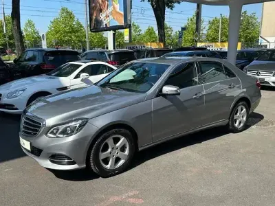 Gebraucht Mercedes E200 Elegance 184 PS (135 kW) 2014 Silber Limousine