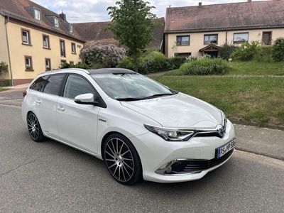 Toyota Auris Hybrid