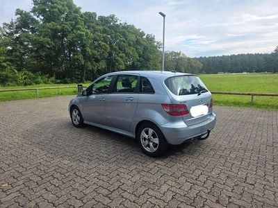 Mercedes B200