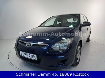 Gebraucht Hyundai i30 109 PS (80 kW) 2011 Braun Limousine