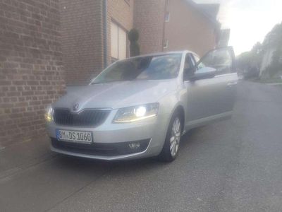 Second-hand Skoda Octavia Style 150 CP (110 kW) 2016 Negru Break