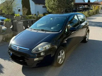 Gebraucht Fiat Punto 69 PS (50 kW) 2011 Blau Kleinwagen