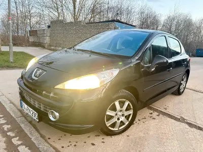 Usata Peugeot 207 108 CV (79 kW) 2007 Nero Utilitaria