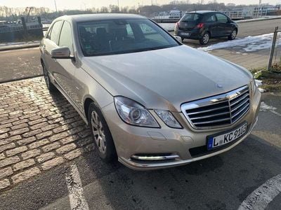 Mercedes E200