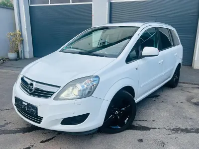Gebraucht Opel Zafira 125 PS (91 kW) 2013 Weiß Van / Kleinbus