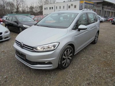Gebraucht VW Touran Highline 150 PS (110 kW) 2022 Reflexsilber Van / Kleinbus