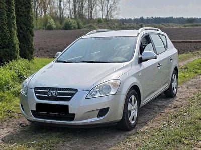 Usata Kia Ceed 109 CV (80 kW) 2009 Argento Utilitaria