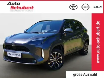 Neu Toyota Yaris 131 PS (96 kW) 2026 Grau Kleinwagen