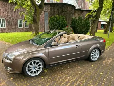 Gebraucht Ford Focus Cabriolet 145 PS (106 kW) 2008 Braun Cabrio