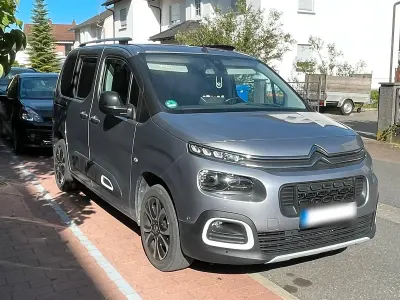 Gebraucht Citroën Berlingo Feel 131 PS (96 kW) 2021 Grau Van / Kleinbus