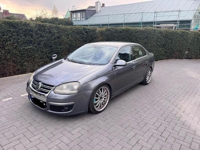 Usata VW Jetta 140 CV (102 kW) 2006 Grigio Berlina