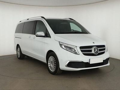 Gebraucht Mercedes V300 237 PS (174 kW) 2021 Weiß Van / Kleinbus