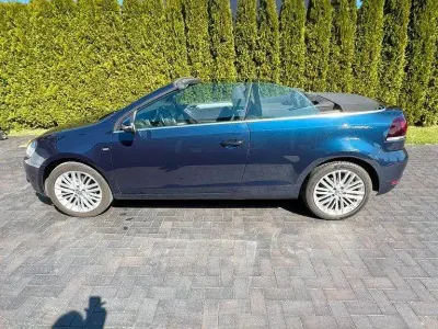 Usata VW Golf Cabriolet Cup 140 CV (102 kW) 2014 Blu Cabrio