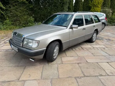 Gebraucht Mercedes 300 147 PS (108 kW) 1990 Gold Kombi