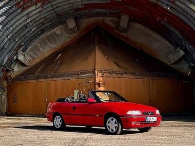 Gebraucht Opel Astra Cabriolet Edition 75 PS (55 kW) 1998 Rot Cabrio