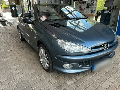 Gebraucht Peugeot 206 CC 110 PS (80 kW) 2006 Grau Cabrio