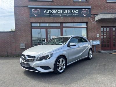 Gebraucht Mercedes A180 122 PS (89 kW) 2015 Polarsilber Limousine