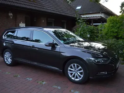 Gebraucht VW Passat Comfortline 120 PS (88 kW) 2016 Braun Kombi