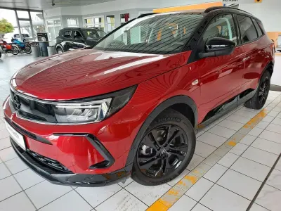 Gebraucht Opel Grandland X 181 PS (133 kW) 2023 Rot SUV