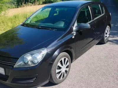 Gebraucht Opel Astra 90 PS (66 kW) 2005 Schwarz Limousine