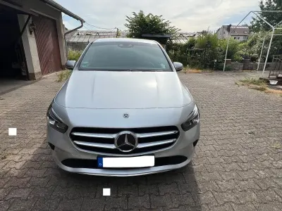 Gebraucht Mercedes B200 163 PS (119 kW) 2020 Silber Kleinwagen