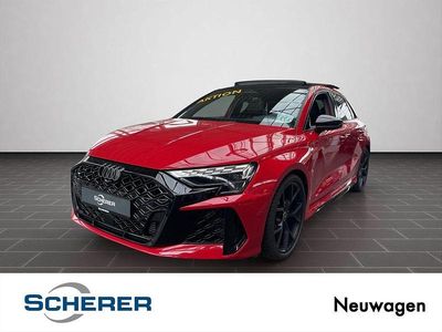 Rot Neu 2025 Audi RS3 Sport Limousine | 73.700 €