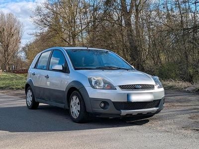 Gebraucht Ford Fiesta 80 PS (58 kW) 2007 Silber Kleinwagen