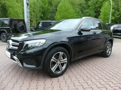 Używany Mercedes GLC250 204 KM (150 kW) 2016 Czarny SUV