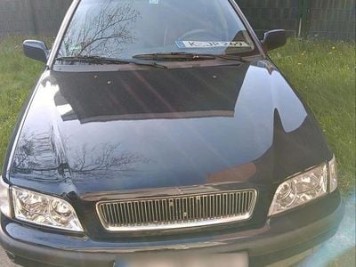 Gebraucht Volvo V40 110 PS (80 kW) 2000 Blau Kombi