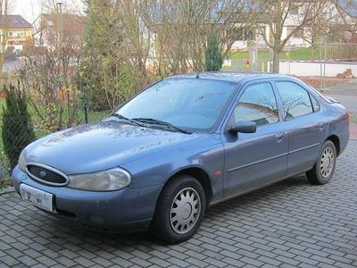 Gebraucht Ford Mondeo 116 PS (85 kW) 1996 Blau metallic Limousine