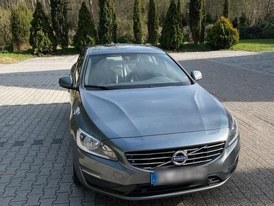 Second-hand Volvo V60 R-Design 150 CP (110 kW) 2017 Gri Break