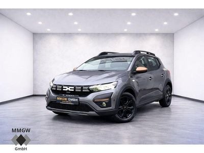 Grau Gebraucht 2024 Dacia Sandero Essentiel Kleinwagen | 16.990 € (Fairer Preis)