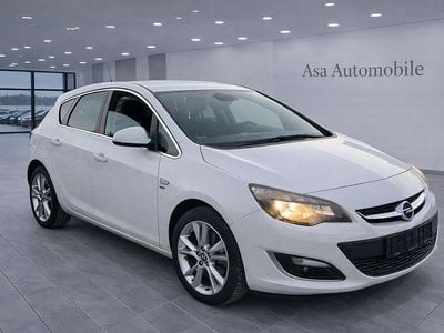 Gebraucht Opel Astra Energy 116 PS (85 kW) 2014 Weiß Limousine