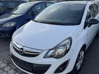 Gebraucht Opel Corsa Color Edition 101 PS (74 kW) 2015 Casablanca weiss Kleinwagen