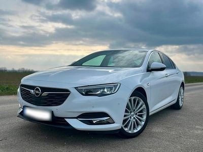Usado Opel Insignia Sport 136 HP (100 kW) 2017 Branco Sedan