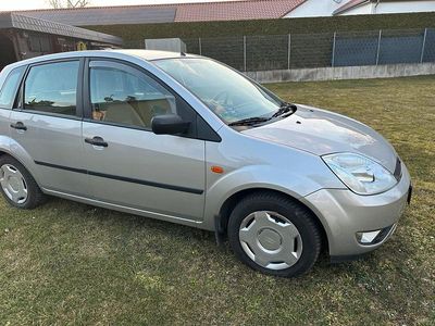 Gebraucht Ford Focus Ghia 80 PS (58 kW) 2005 Silber Kleinwagen