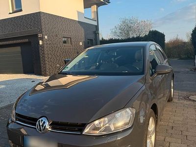 Gebraucht VW Golf VII Highline 105 PS (77 kW) 2014 Grau Kleinwagen