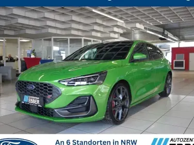 Używany Ford Focus ST 280 KM (205 kW) 2024 Zielony Sedan/Limuzyna