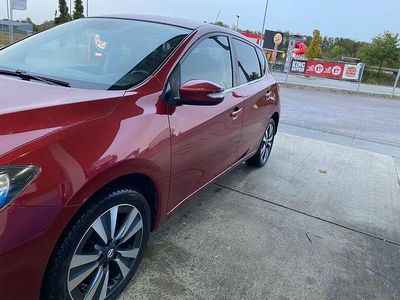 Gebraucht Nissan Pulsar N-Connecta 116 PS (85 kW) 2018 Rot Kleinwagen