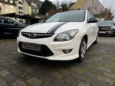 Gebraucht Hyundai i30 Classic 90 PS (66 kW) 2012 Weiß Limousine