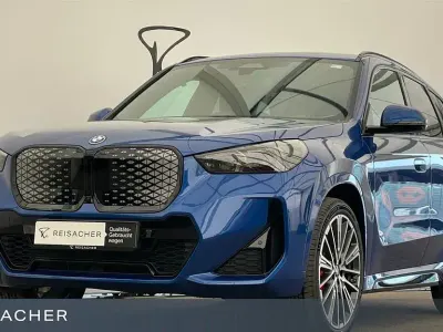 Neu BMW iX1 Performance 230 kW (313 PS) 2026 Blau SUV