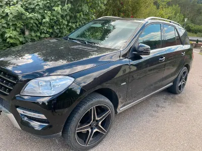 Gebraucht Mercedes ML250 204 PS (150 kW) 2011 Schwarz SUV