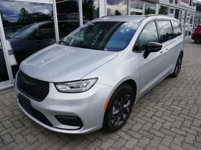 Neu Chrysler Pacifica 291 PS (214 kW) 2026 Silber Van