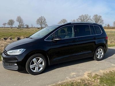 Gebraucht VW Touran Highline 150 PS (110 kW) 2021 Schwarz Van / Kleinbus