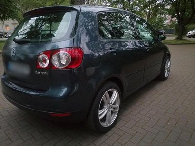 Second-hand VW Golf 140 CP (102 kW) 2005 Albastru Monovolum