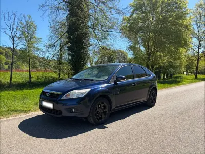 Gebraucht Ford Focus Viva 101 PS (74 kW) 2010 Blau Limousine