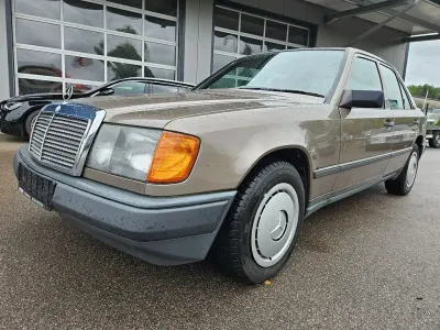 Gebraucht Mercedes 300 179 PS (131 kW) 1989 Braun Limousine
